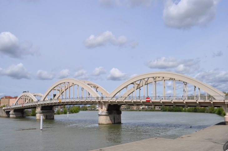 Le Pont de Neuville - Neuville-sur-Saône