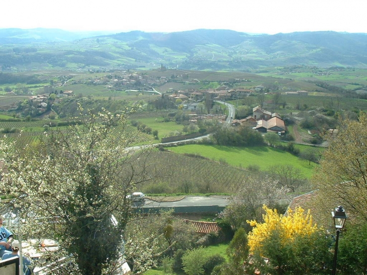 Une vue du village - Oingt