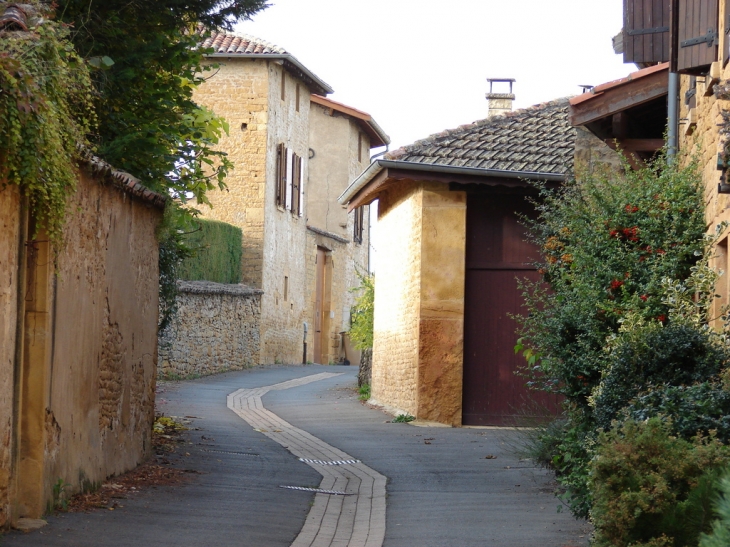 Dans le Village - Pouilly-le-Monial