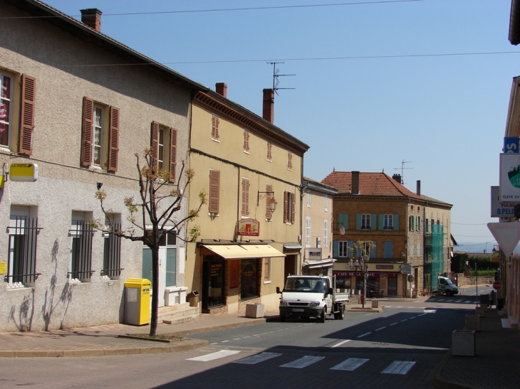 Une Rue du Village - Saint-Étienne-des-Oullières