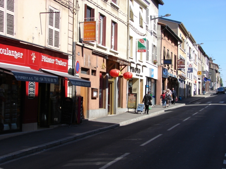 L'Avenue Clémenceau - Saint-Genis-Laval