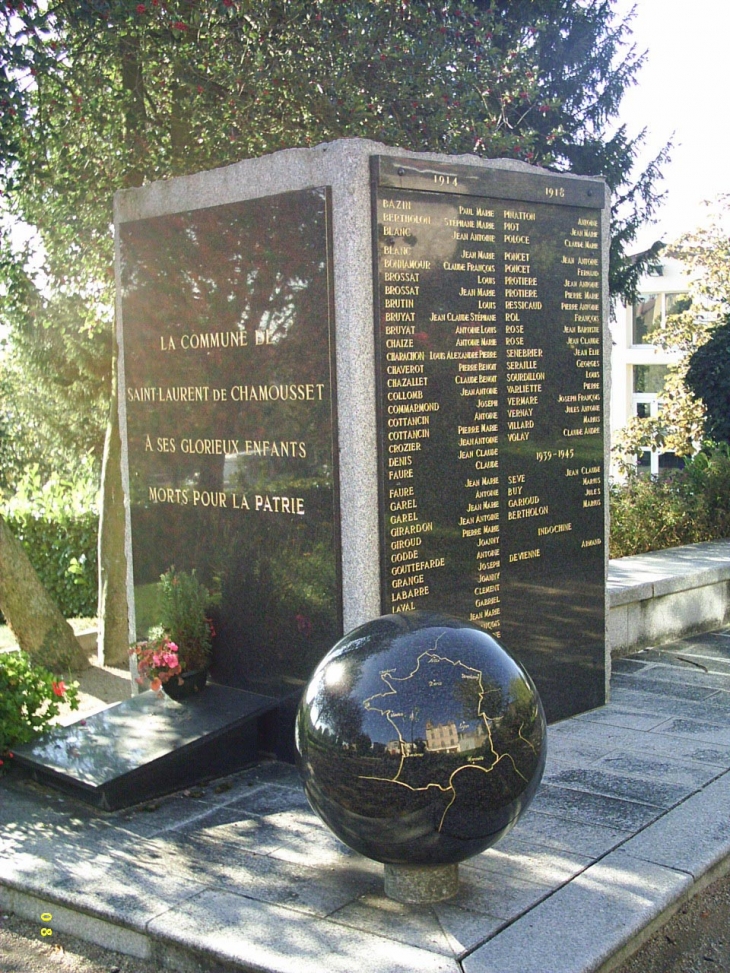 Monument aux Morts - Saint-Laurent-de-Chamousset