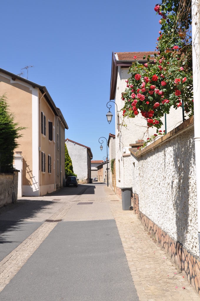 Rue Louis Burdin à Sathonay Village - Sathonay-Village
