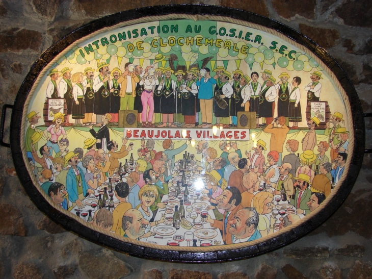 Dans le caveau du village - Vaux-en-Beaujolais