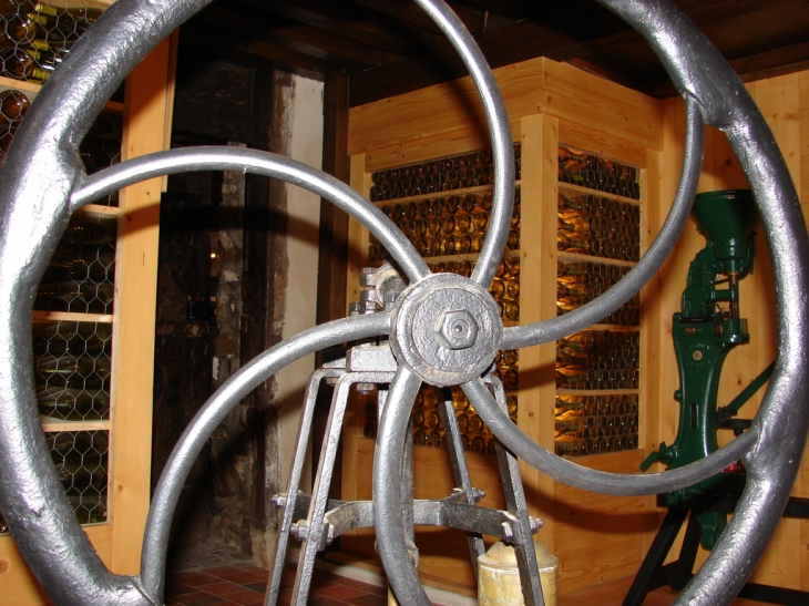 Un petit musée viticole à la cave de Clochemerle - Vaux-en-Beaujolais