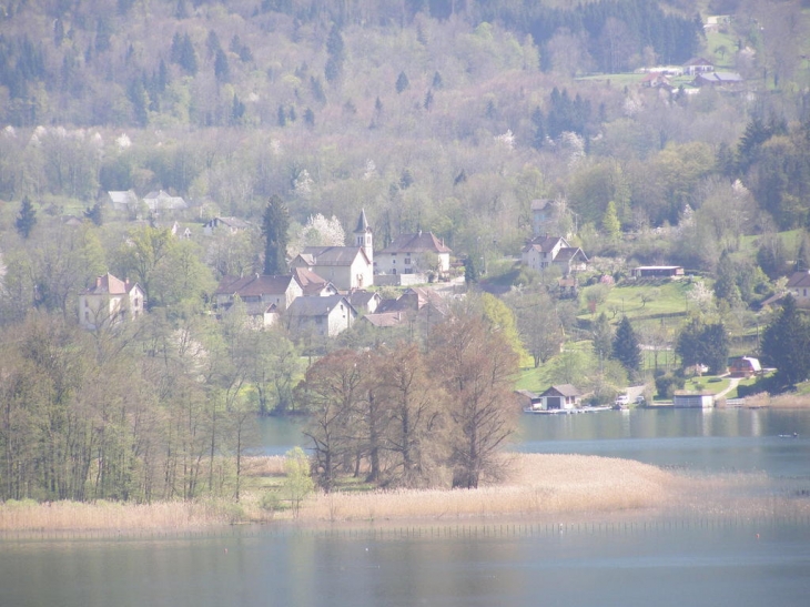 Village d'aiguebelette (vue de Saint Alban) - Aiguebelette-le-Lac