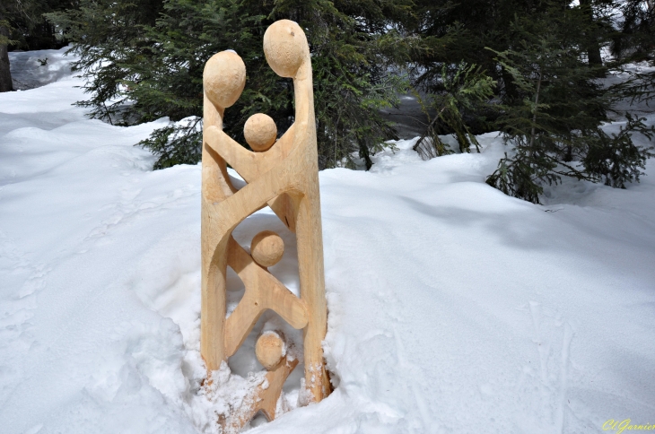 16è sculpture réalisée par Serge Couvert dans la forêt d'Aussois