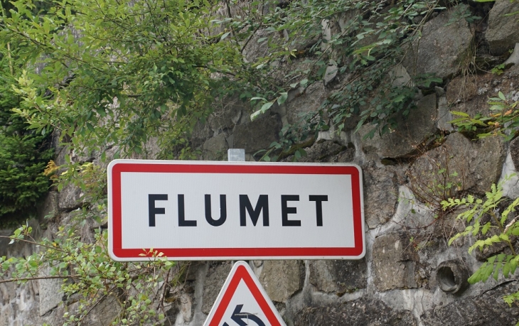  - Flumet