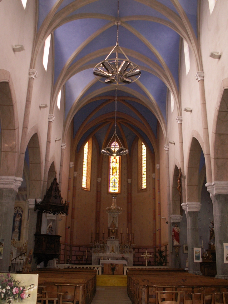Intérieur de l'église de Jarsy
