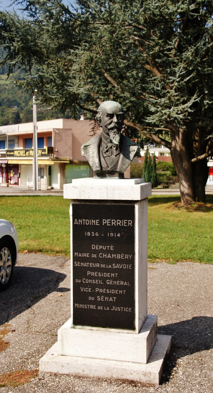 Buste d'Antoine-Perrier - La Rochette