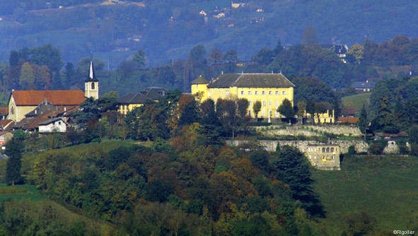 Le Château des Marches et son Église - Les Marches