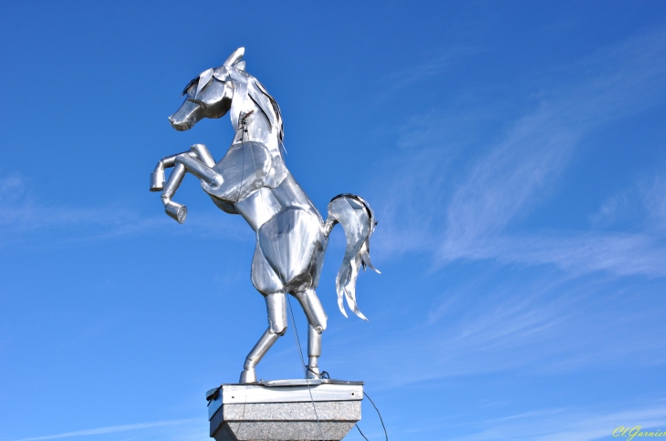 Cheval cabré - Sculpture au Cheval Noir - Saint-François-Longchamp