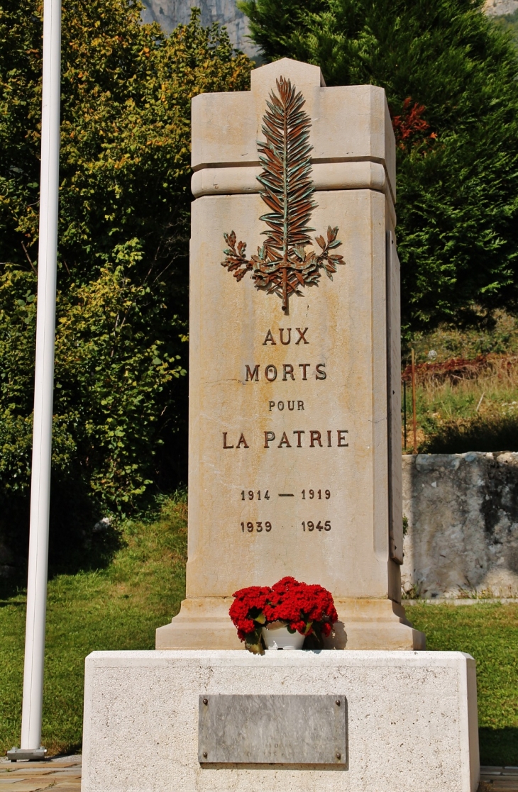 Monument aux Morts - Saint-Jean-d'Arvey