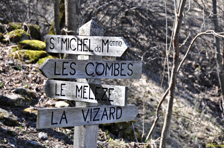 Prendre la bonne direction - Sentier des Combes - Saint-Martin-d'Arc