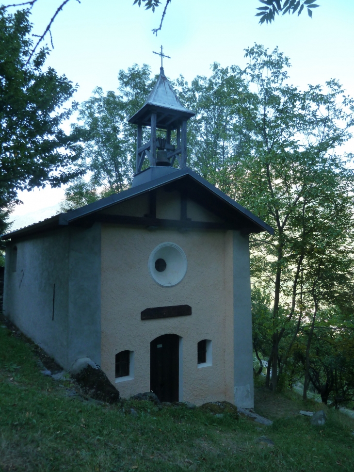 LES GRANDES SEIGNIERES : chapelle - Saint-Martin-d'Arc