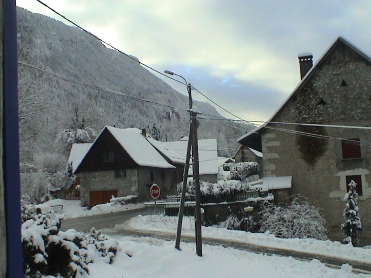 Hameau Les gros Louis sous la neige - Saint-Thibaud-de-Couz