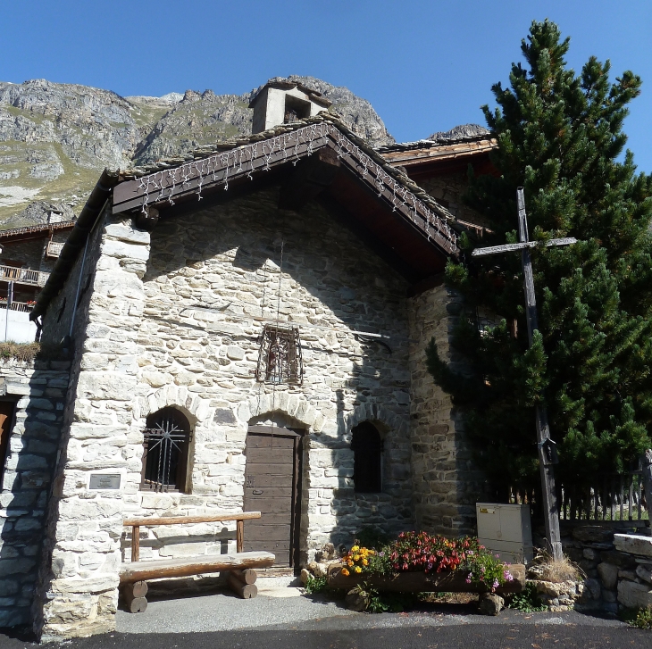 Hameau du FORNET entrée de la chapelle - Val-d'Isère